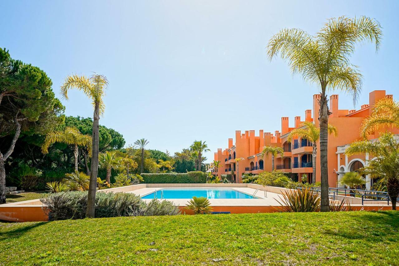 Al - Apartamento Vila Sol F5 Ah 奎特里拉 外观 照片