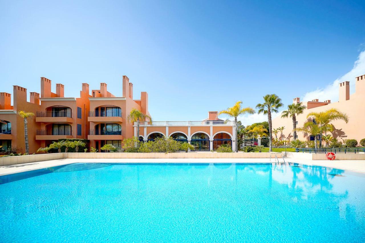 Al - Apartamento Vila Sol F5 Ah 奎特里拉 外观 照片