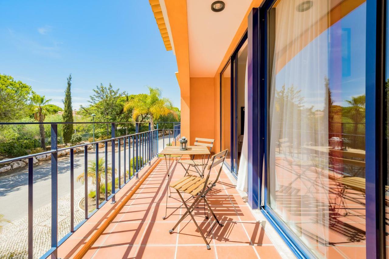 Al - Apartamento Vila Sol F5 Ah 奎特里拉 外观 照片